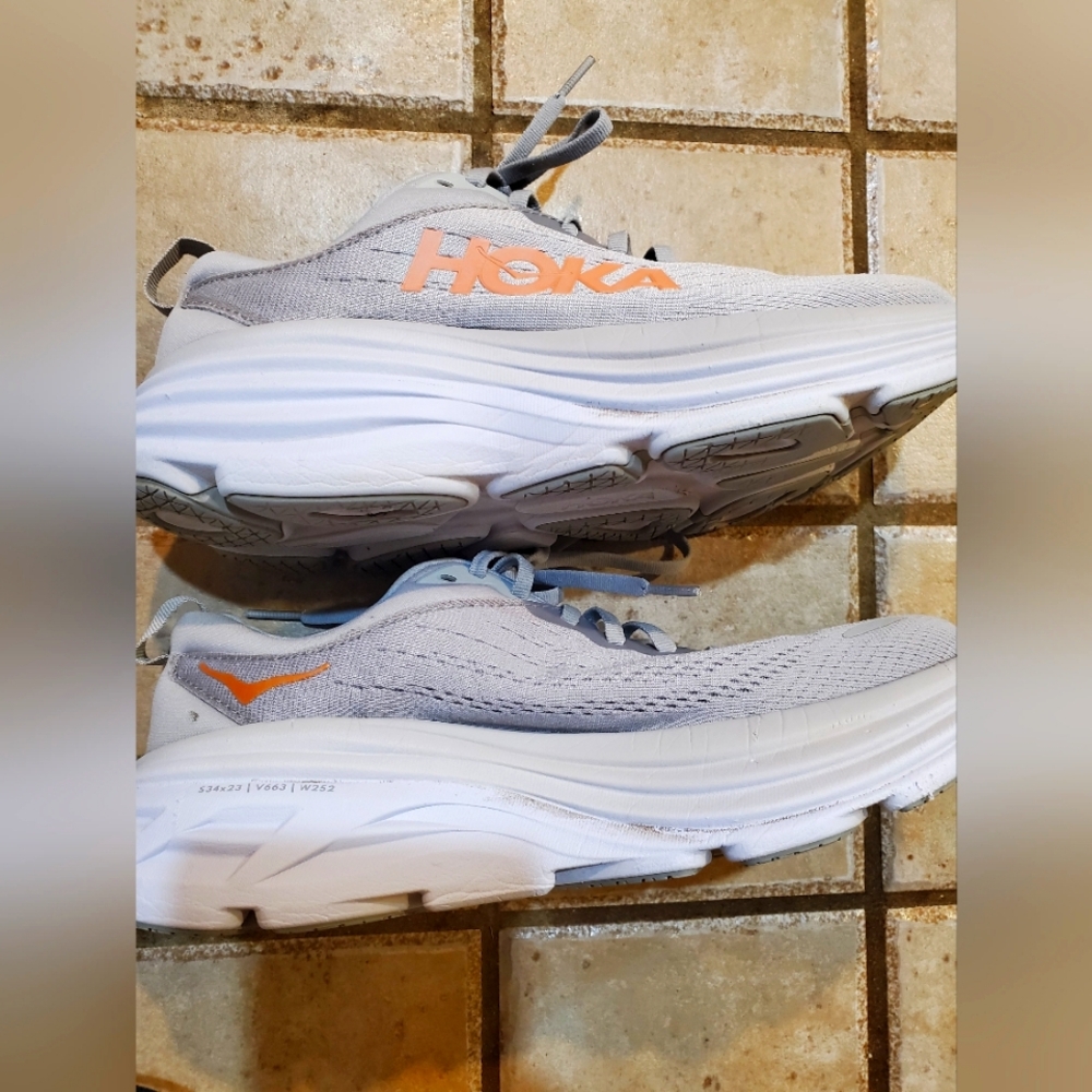 Womens Hoka Bondi 8 size 8.5